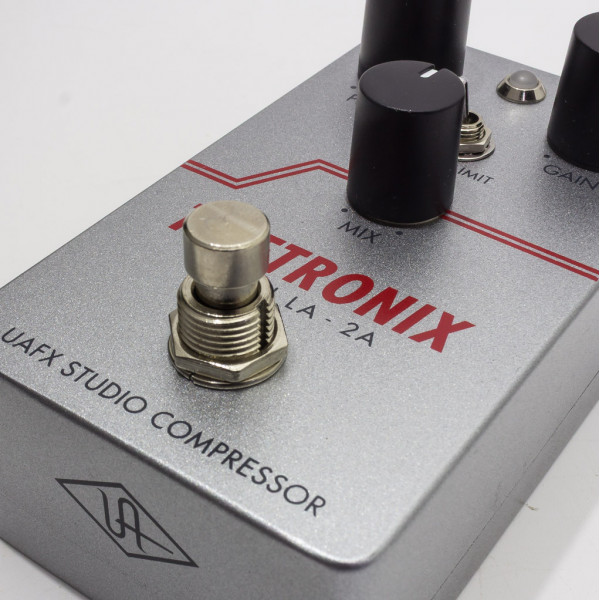 Universal Audio UAFX Teletronix LA-2A Studio Compressor Universal Audio UAFX Teletronix LA-2A Studio Compressor