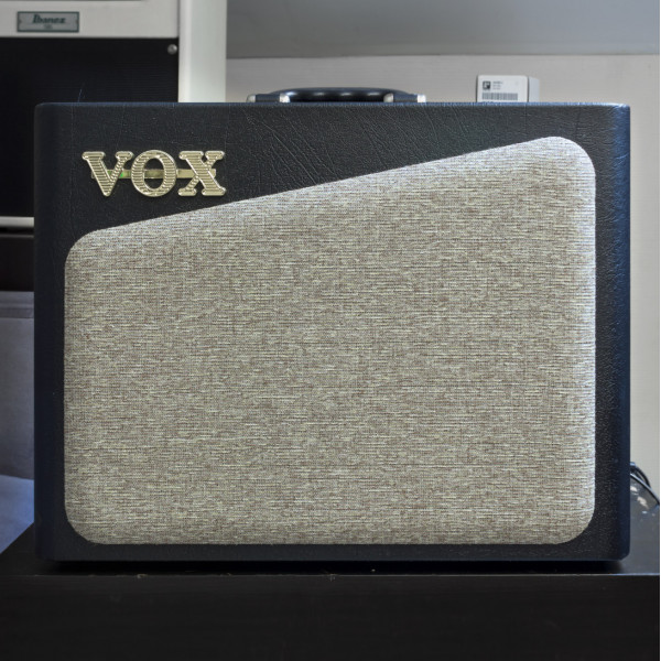 VOX AV15 Analog Valve Amplifier